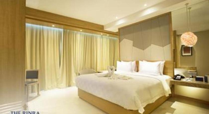 The Rinra Hotel Makassar Exterior foto
